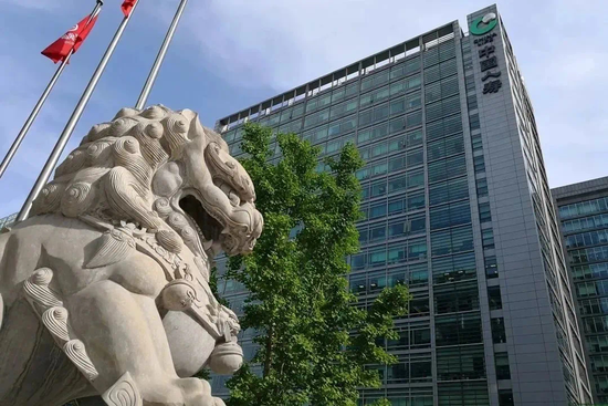 4500网约外围模特女神 保费收入超6714亿！中国人寿寿险公布2024年度业绩  第1张