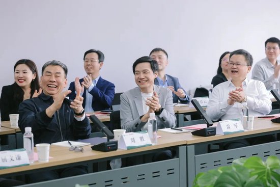 4500网约外围模特女神 雷军：我在武大雷军班的班会上发言  第5张