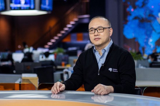 4500网约外围模特女神 尹同跃：聪明的脑袋不长毛，余凯的智驾很聪明  第1张