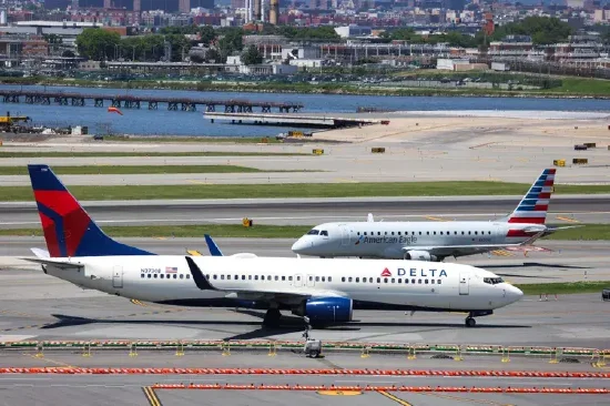 4480午夜理论免费无码 美国航空股集体下挫 杰富瑞下调三大航司评级  第1张