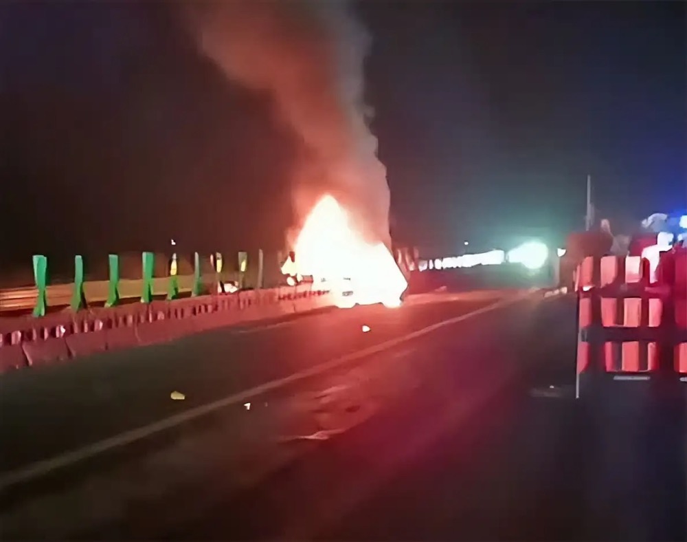 4480午夜理论免费无码 小米SU7事故：大肆宣传的AEB出事后才知功能有限  第1张