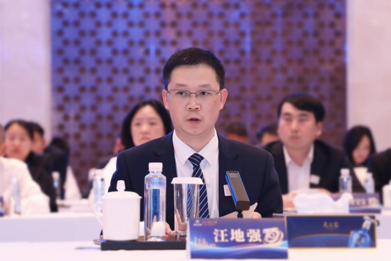 4500网约外围模特女神 习酒董事长汪地强：从“渠道为王”向“用户主权”转变  第1张