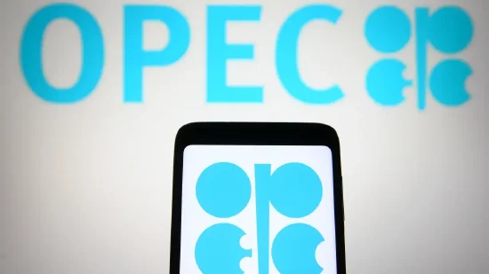 4500网约外围模特女神 美油周五小幅收跌 OPEC+可能增产令油价承压  第2张