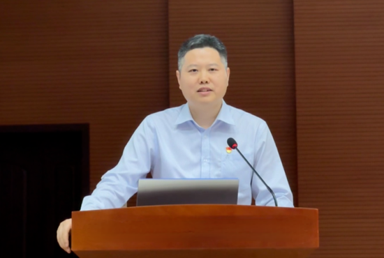 4500网约外围模特女神 广发银行中层人事调整 涉及多家分行纪委书记  第1张