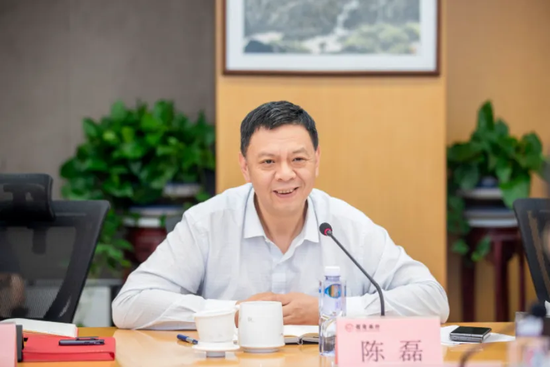 4500网约外围模特女神 招行落马副行长供出来一个分行行长！  第2张
