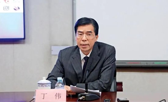 4500网约外围模特女神 招行落马副行长供出来一个分行行长！  第4张