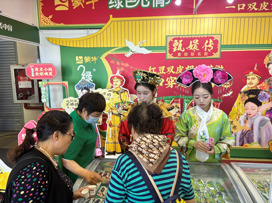 4500网约外围模特女神 汪小菲试吃，安慕希跨界……在好博会，逛着逛着就吃饱了  第4张