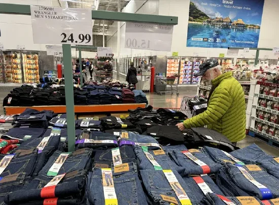 4480午夜理论免费无码 露露乐蒙起诉开市客销售“高度相似”服装产品  第1张
